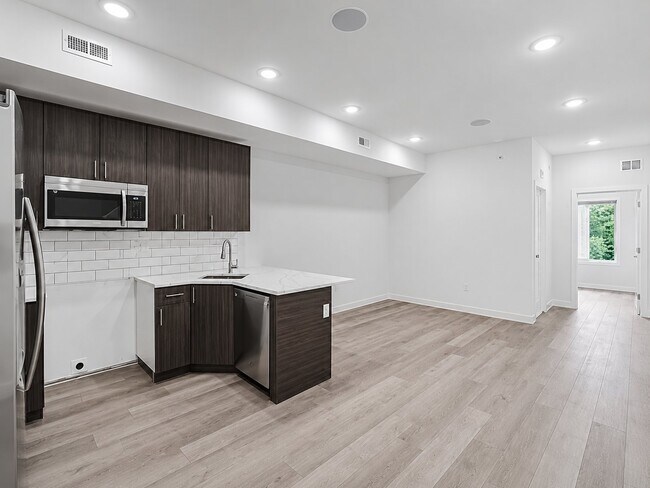 Photo - 2212 N Marshall St Unit A10