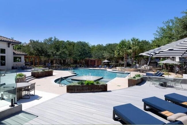 Photo - 13355 N Hwy 183 Unidad c2