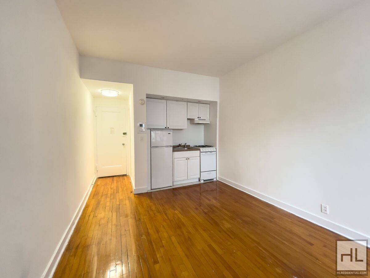 Photo - East 61 Street Unit 4F