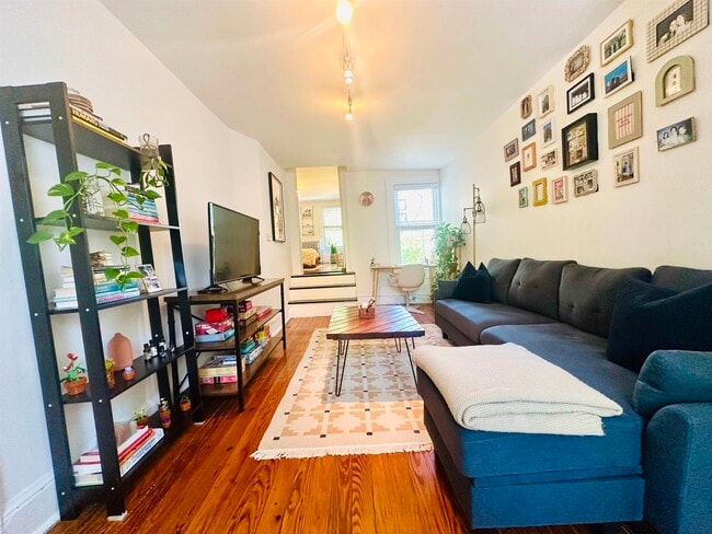 Photo - 235 Montgomery St