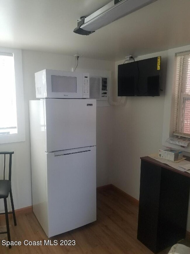 Photo - 2206 Irwin St Unit Studio