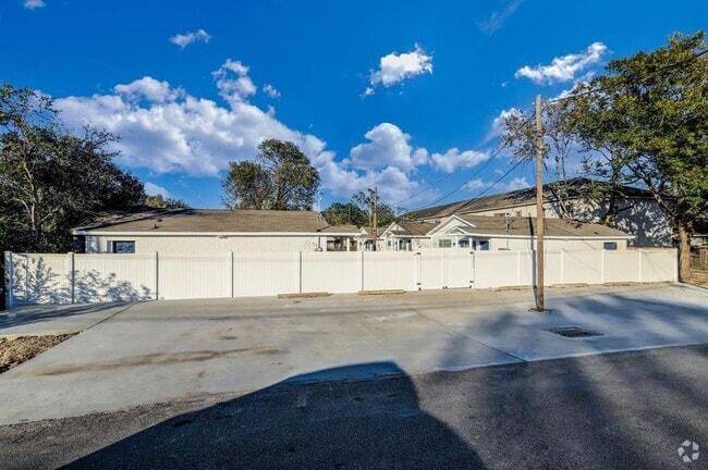 Building Photo - 3823 Lydia St Unit 2 Rental