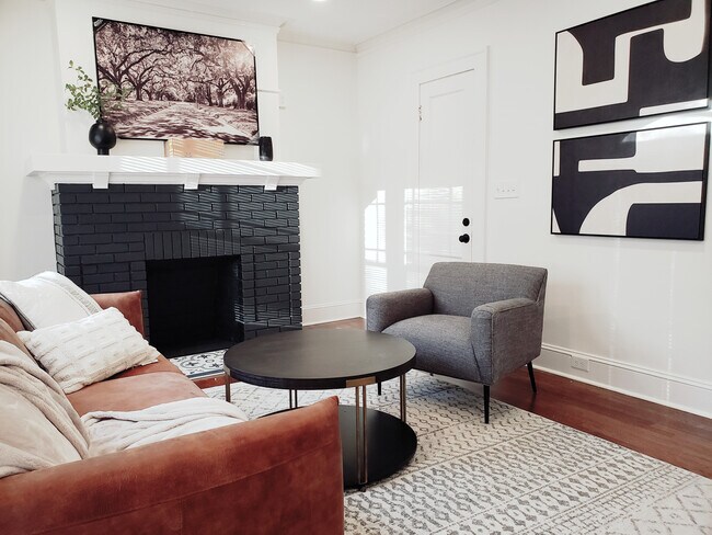 Room in House on Evans Dr SW