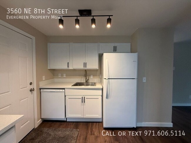 Photo - 3560 NE 8th St