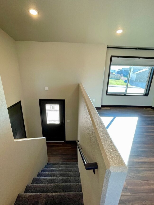 Photo - 4 Bedroom, 3 Bathroom with Office for Rent