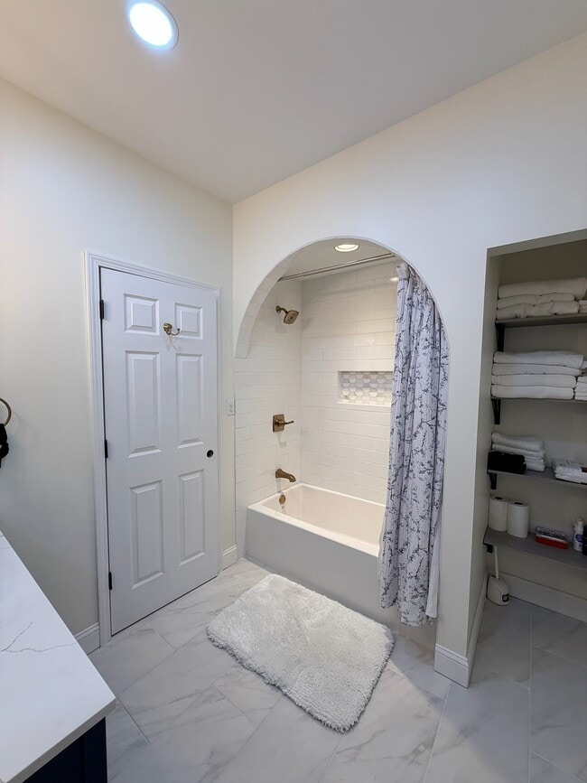 Photo - 1166 Vann Ave