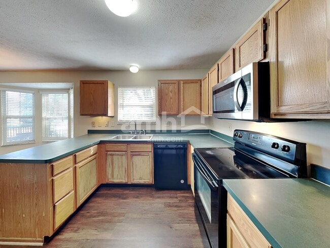 Photo - 3300 Darby Glen Blvd