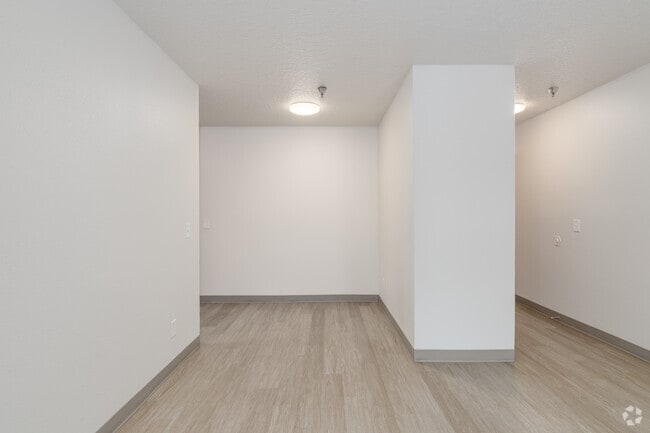 1 habitación, 1 baño - 678 pies cuadrados - Comedor - Tarkington Square Apartments