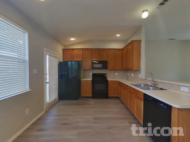 Photo - 2106 Rose May Dr