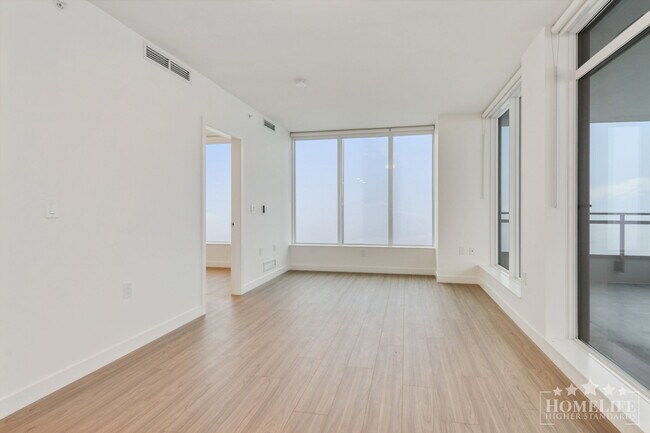 Photo - 2 Bed, 2 Bath Condo for Rent in Surrey Central! Unit 3208