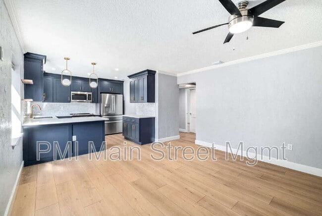 Photo - 707 Depugh St