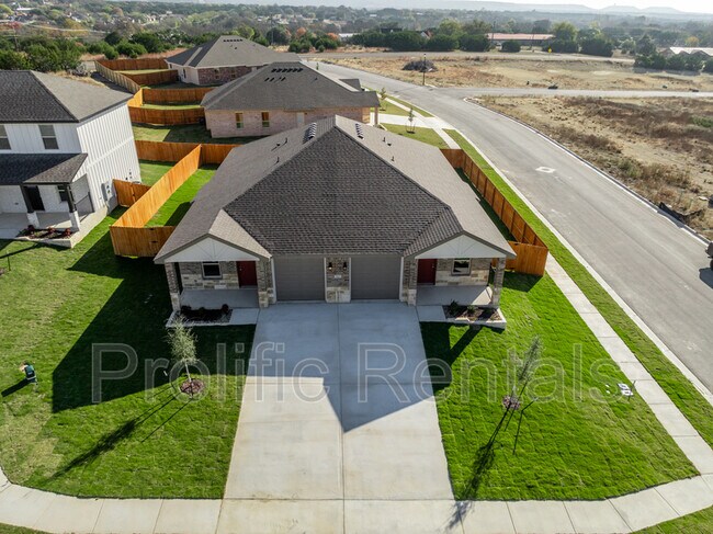 Photo - 102 Logan Ct