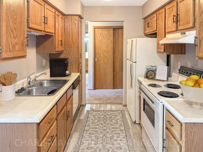 Photo - NEWLY UPDATED 2 BD, 1 BA NEAR DOWNTOWN SIO... Apartment Unit 809 W 10th St #7