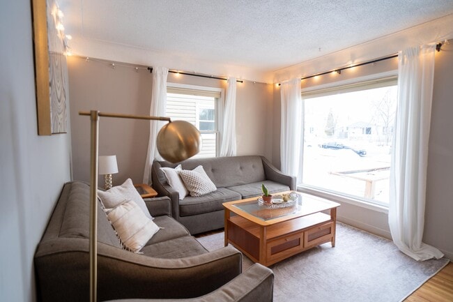 Photo - 2917 Hampshire Ave S