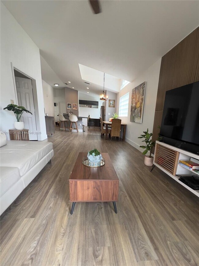 Photo - 16410 Sapphire Bend