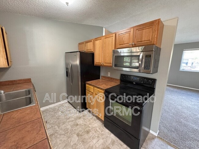 Photo - 2045 Grosbear Ln