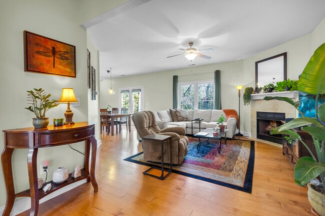 Photo - 112 Wild Oak Dr