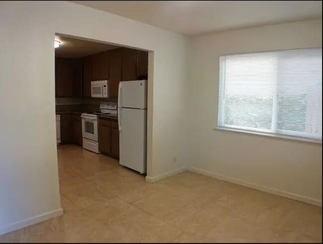 Photo - 818 W 1st St Unit 818 1/2 House
