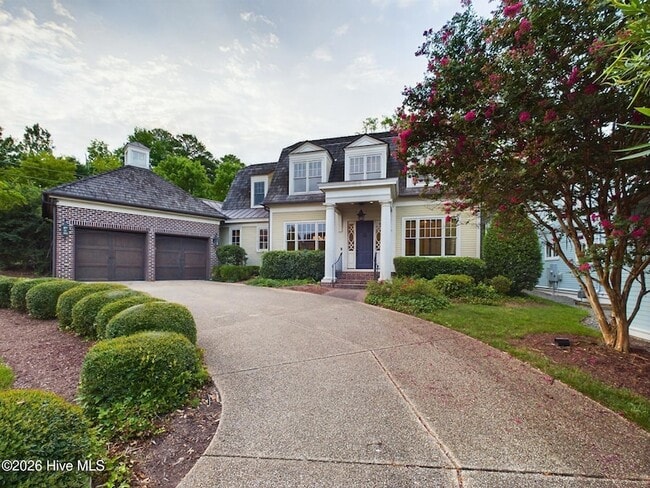 3724 Rolston Dr