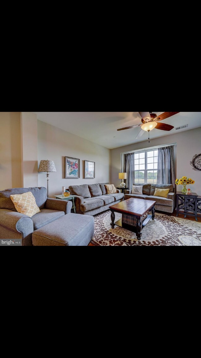 Photo - 476 N Palace Dr