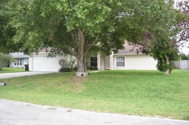 Photo - 154 Bamboo Ave SE