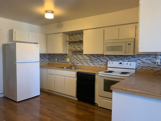 Photo - 200 Bruce Way Unit 3