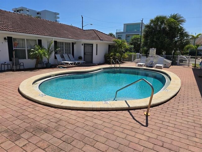 Photo - 1750 N Riverside Dr Unidad 5