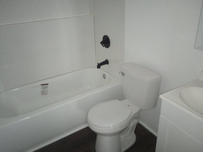 Photo - 1 Bedroom 1 Bath in Clinton, SC