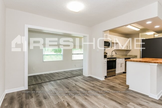 Photo - 2228 Messina Ave