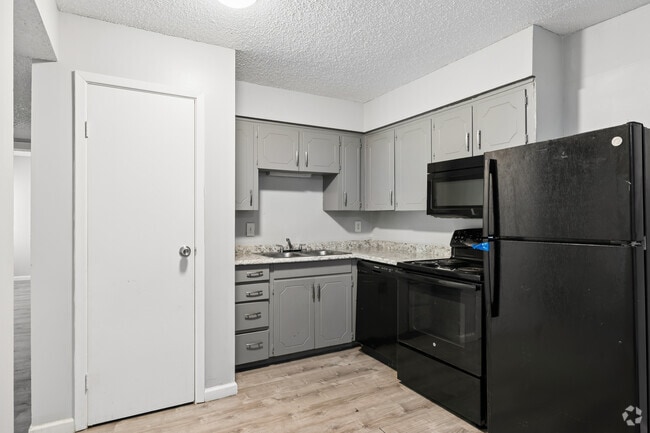 2BR, 1BA - 944SF - Kitchen