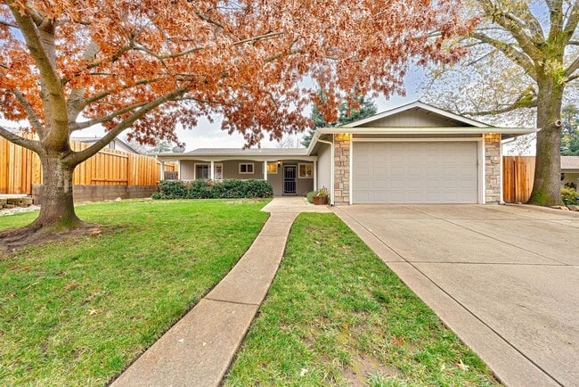 Building Photo - Charming 3 Bedroom Home with Spacious Yard, Upgraded Features, and Ideal Location!