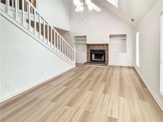 Photo - 5907 Brookside Dr SE