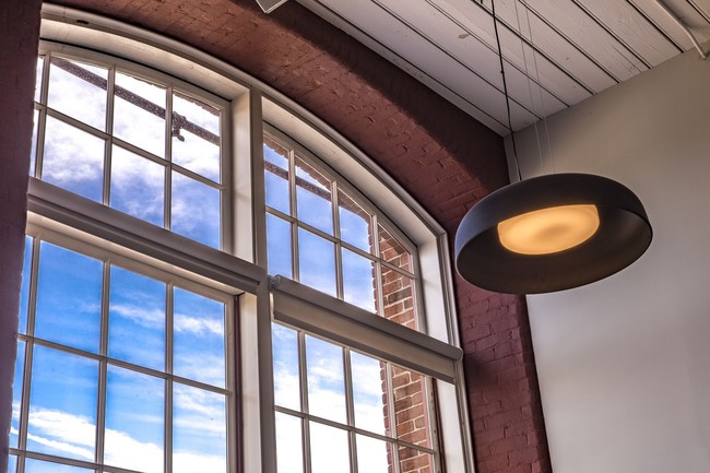 Tall Ceilings - Pac10 Lofts