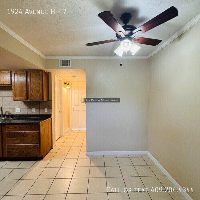 Photo - 1924 Avenue H Unit 7