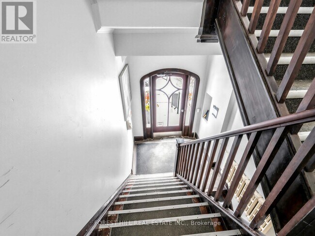 Photo - 312 Lonsdale Rd Unité 7