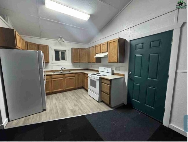 Photo - 2465-2465 Maria St