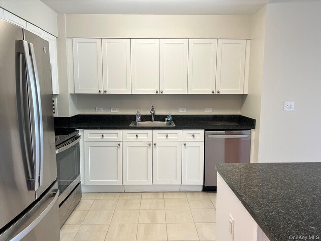 Photo - 300 Mamaroneck Ave Unidad 611