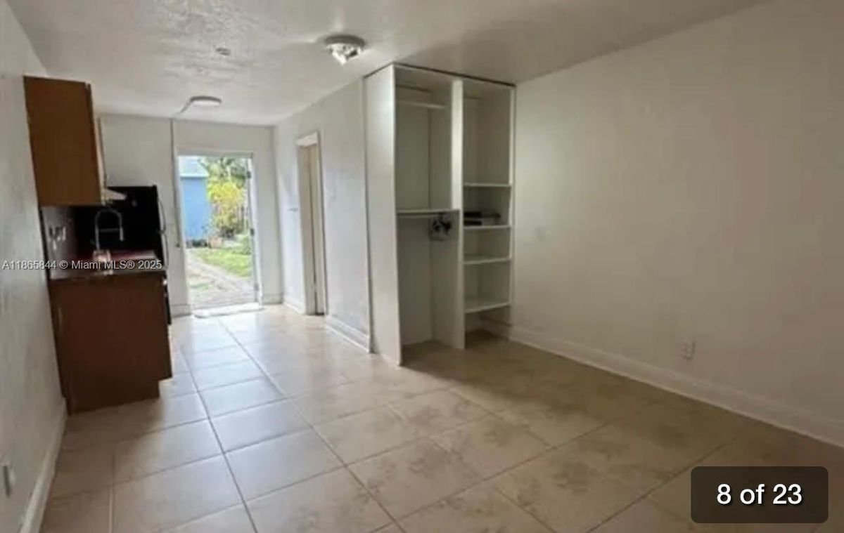 Photo - 48 SW 11th St