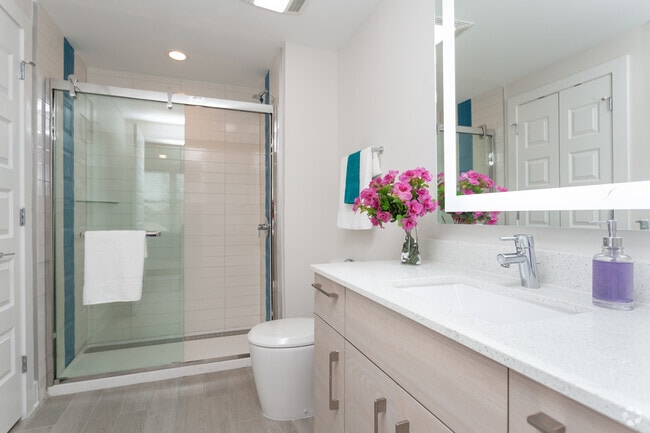 2 HAB, 2 BA - 1,037&nbsp;ft² - Parkway Apartments