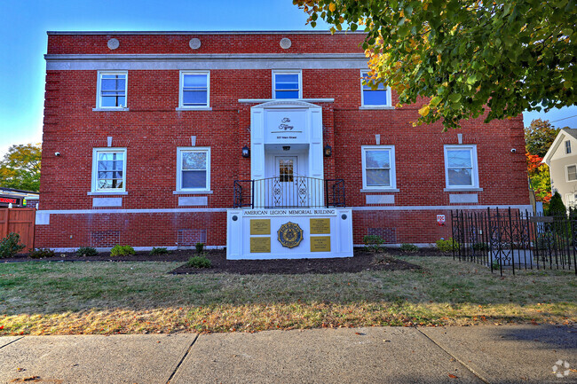 Building Photo - 337 Main St Rental