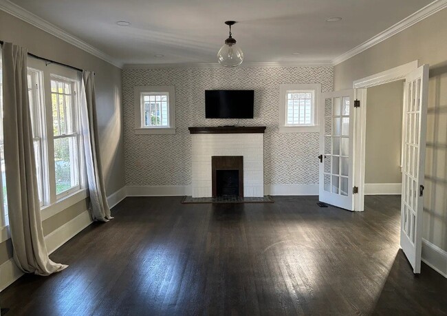 Photo - 313 W Fisher Ave