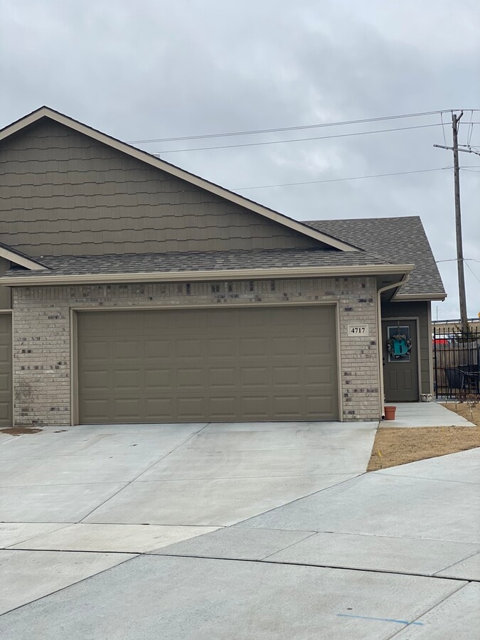 Photo - 4717 N Hillside Ct Townhome