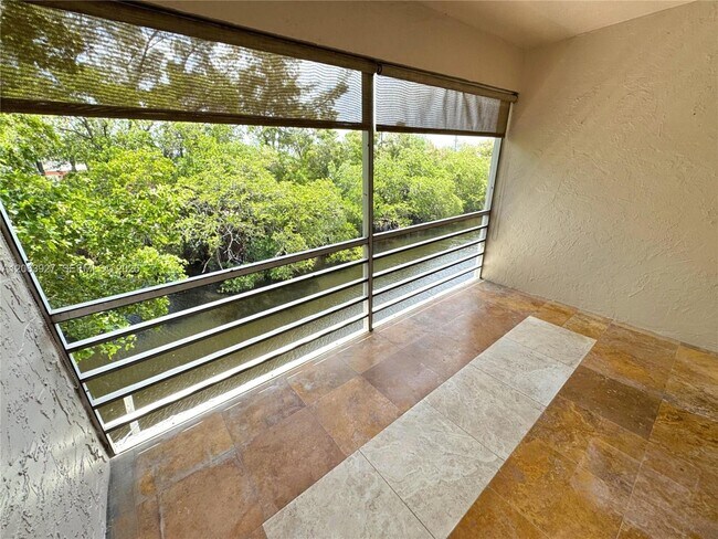 Photo - 1400 NE 57th St Unit 308