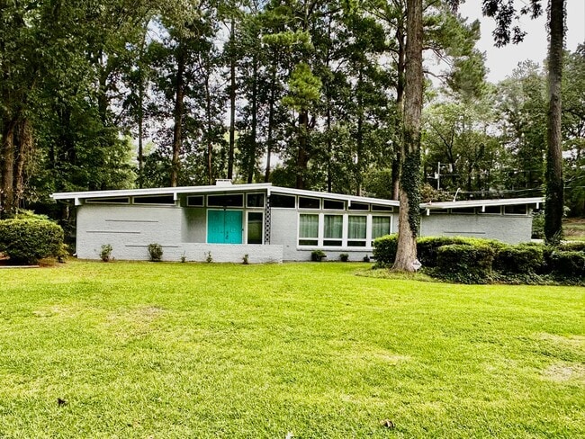 Photo - 3202 Cluny Dr House