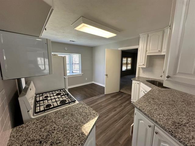 Photo - 1210 Lindsey St