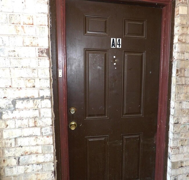 Photo - 6405 NW Oak Ave