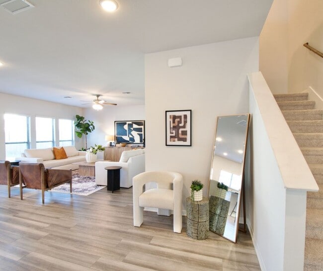 Photo - 11229 Solar St