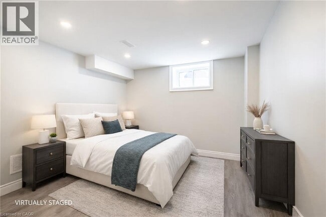 Photo - 5482 Randolph Crescent