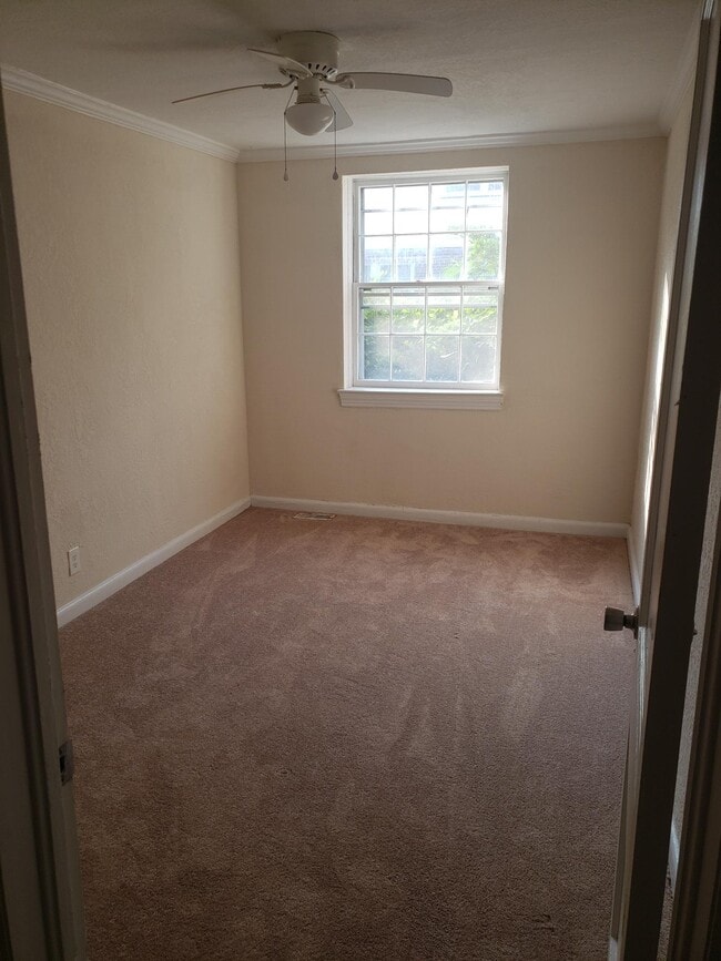 Photo - 127 Granby Park Dr