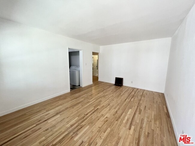 Photo - 7962 Norton Ave Unidad 2